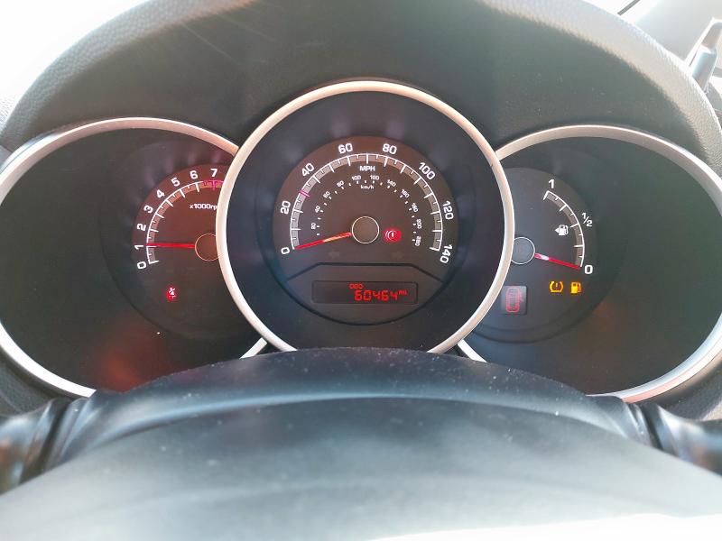 2015 KIA VENGA SR7