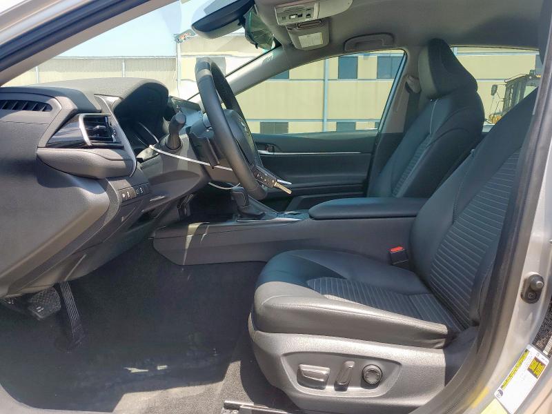 TOYOTA CAMRY 2023 Серебристый