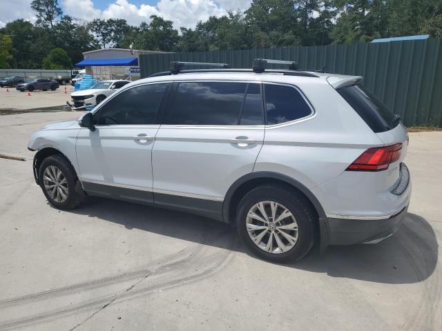  VOLKSWAGEN TIGUAN 2018 Серебристый