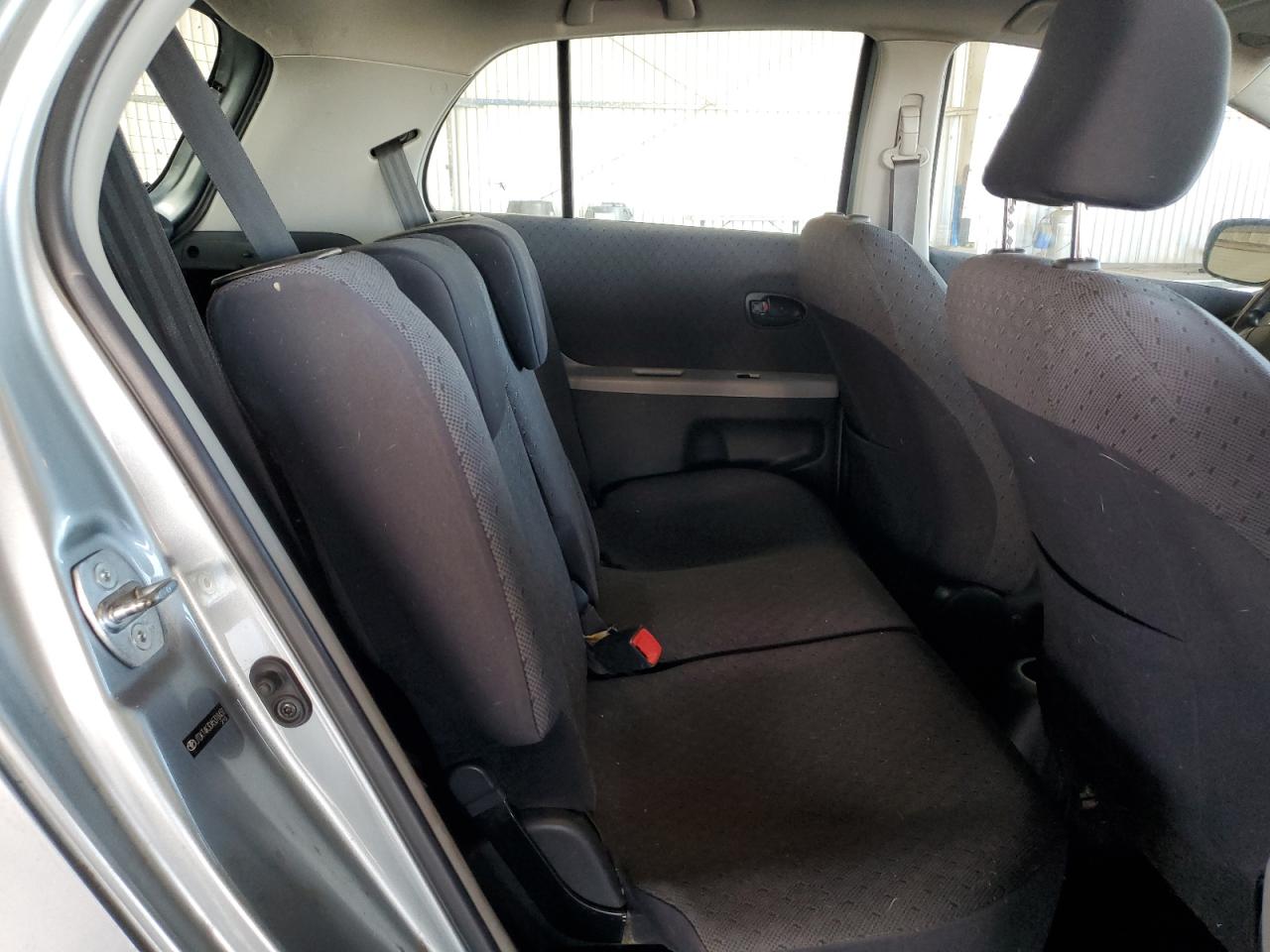 2010 Toyota Yaris VIN: JTDKT4K30A5318431 Lot: 70005315