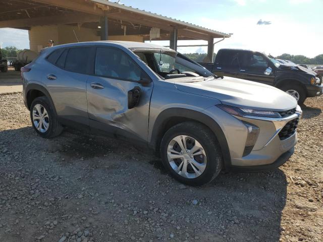  CHEVROLET TRAX 2024 Szary