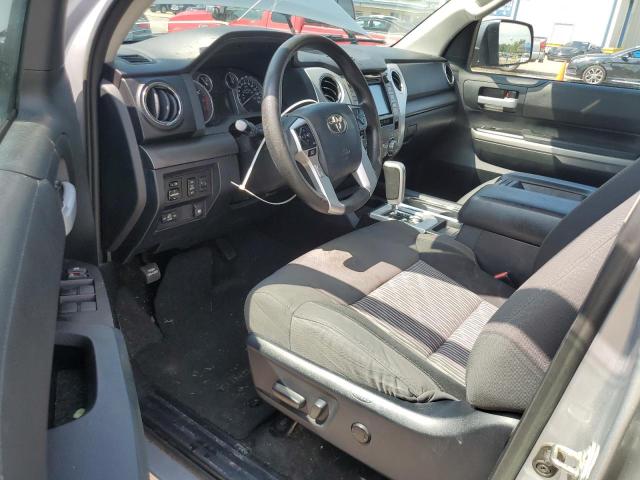  TOYOTA TUNDRA 2017 Серебристый