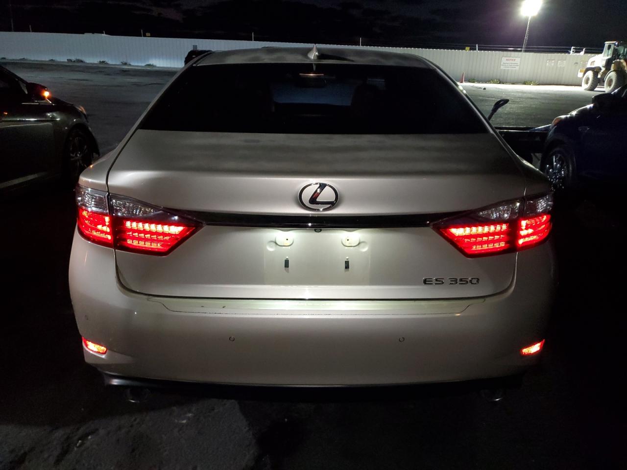 2015 Lexus Es 350 VIN: JTHBK1GG9F215780 Lot: 71313595