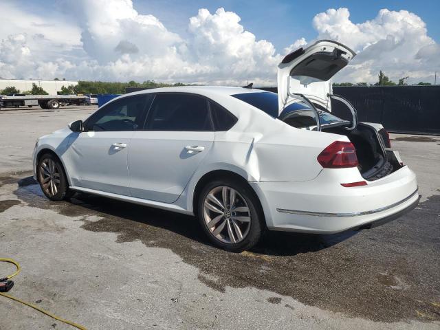  VOLKSWAGEN PASSAT 2019 White