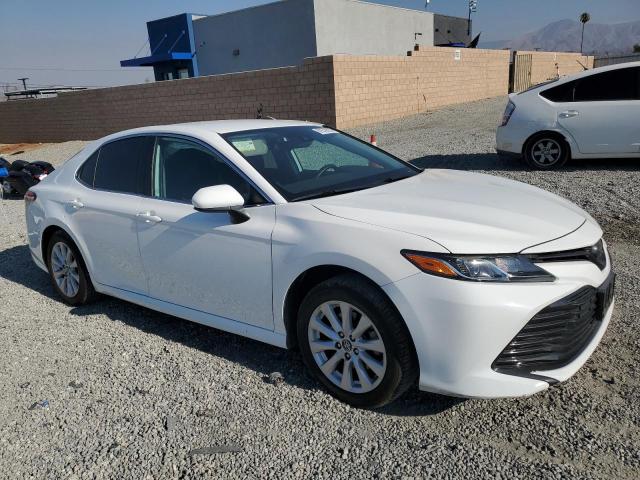  TOYOTA CAMRY 2019 Белы