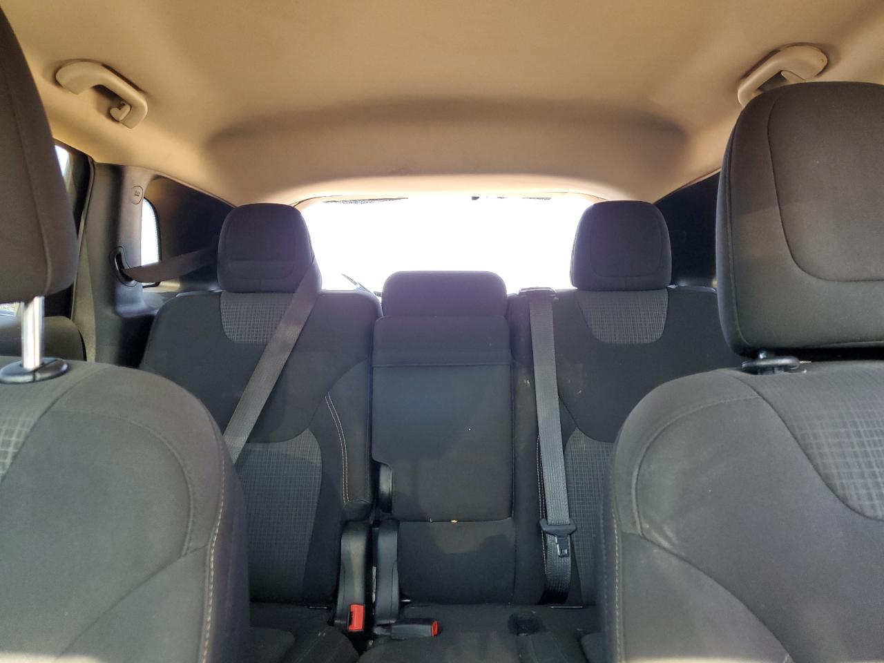 2017 Jeep Cherokee Latitude VIN: 1C4PJLCSXHW585477 Lot: 69310115