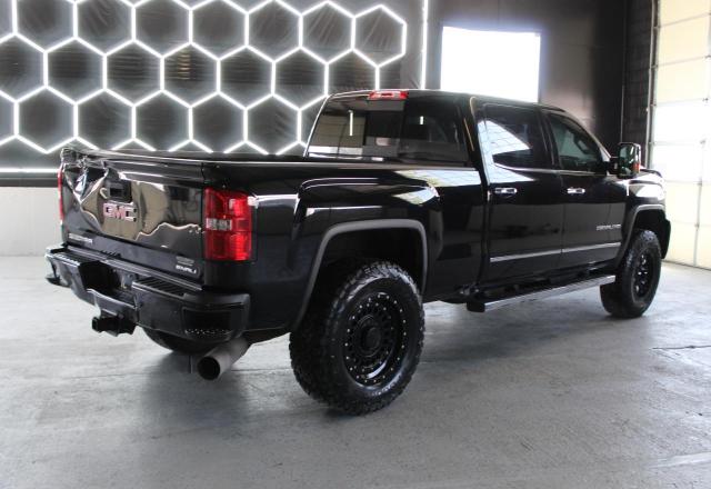 Pickups GMC SIERRA 2016 Czarny