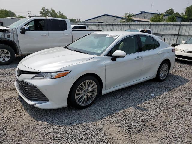  TOYOTA CAMRY 2018 Biały