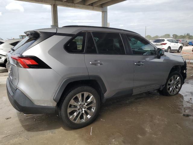  TOYOTA RAV4 2021 Серебристый