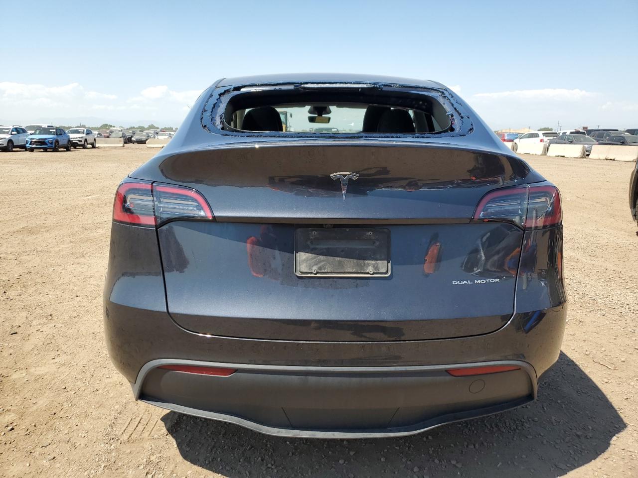 2025 Tesla Model Y VIN: 7SAYGAEE4SF251829 Lot: 68816235