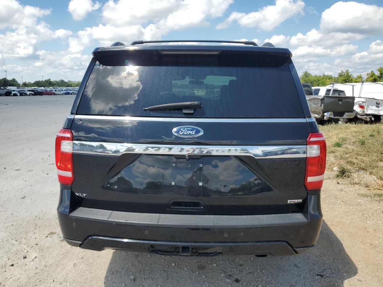 2018 Ford Expedition Xlt VIN: 1FMJU1JT2JEA19611 Lot: 70262355