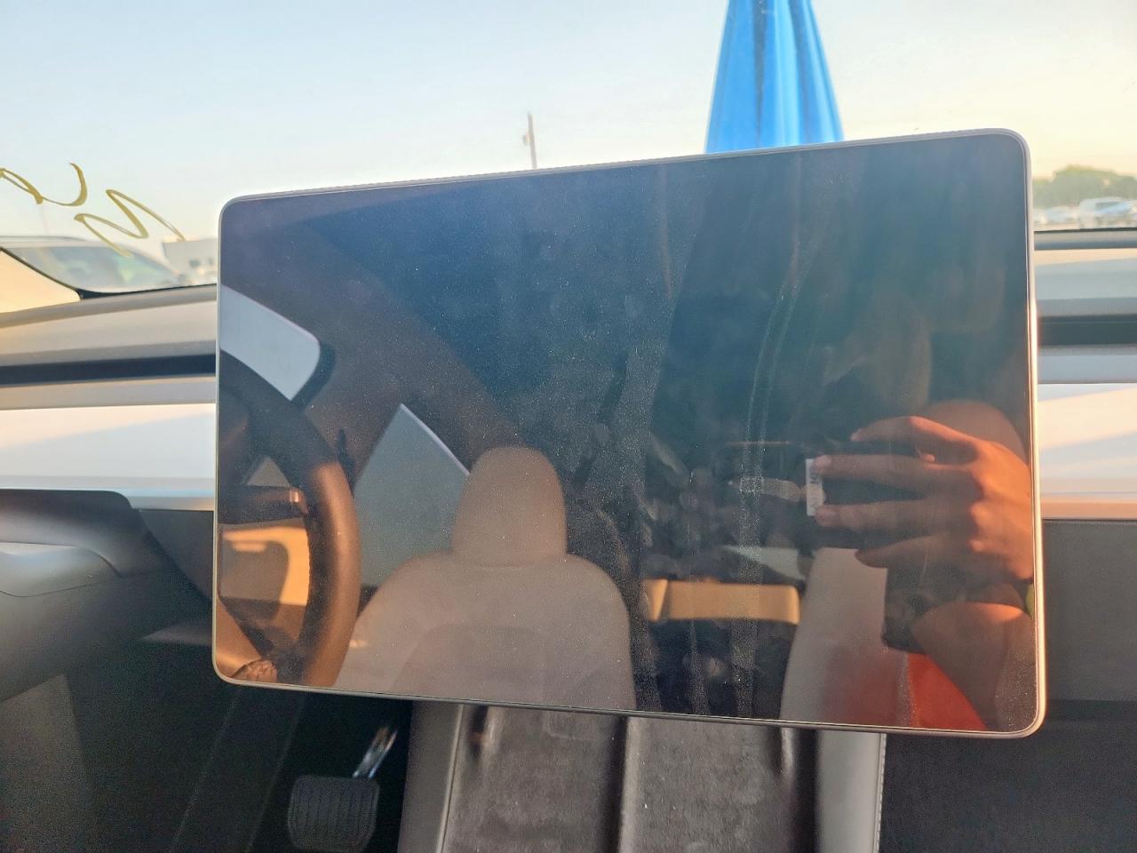 2023 Tesla Model Y VIN: 7SAYGAEEXPF925408 Lot: 68682505