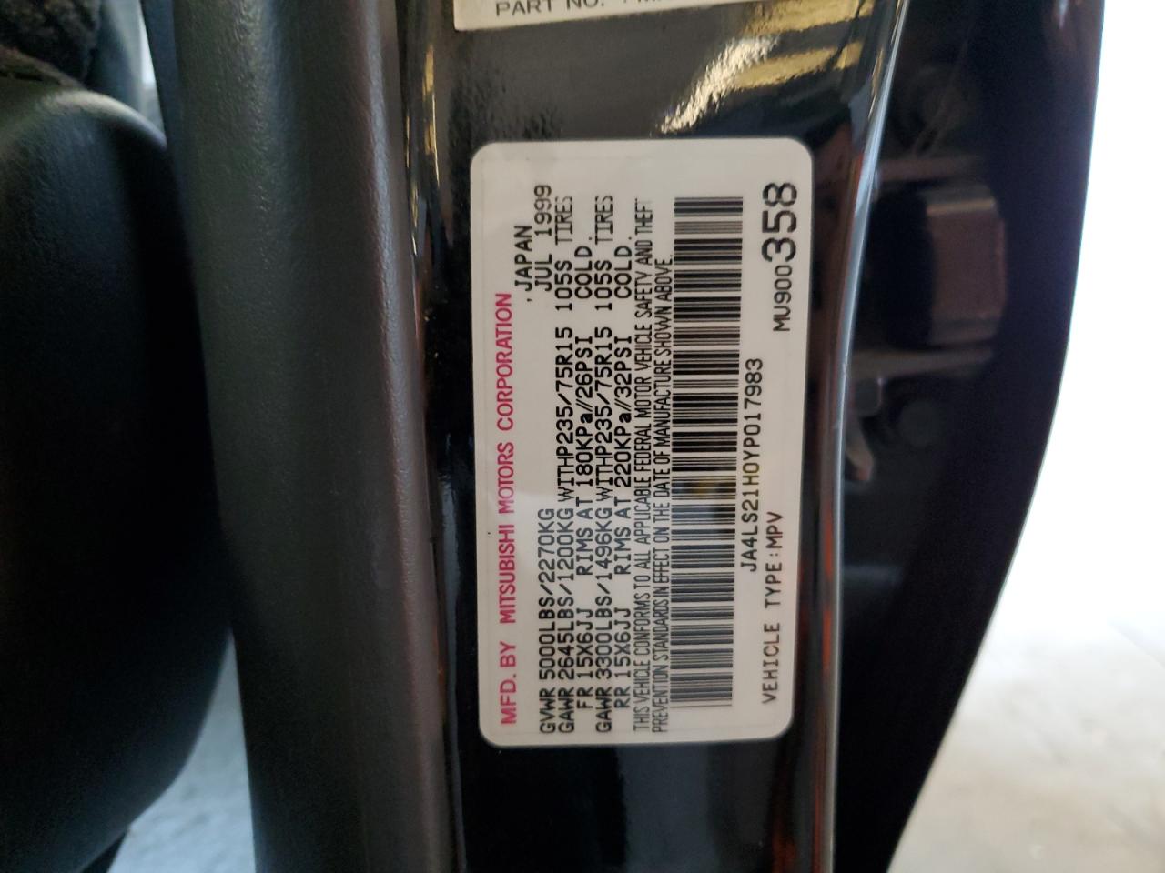 2000 Mitsubishi Montero Sport Es VIN: JA4LS21H0YP017983 Lot: 69321065