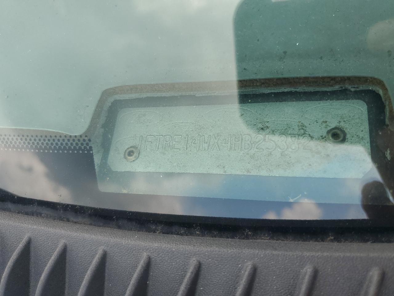 2004 Ford Econoline E150 Van VIN: 1FTRE14WX4HB25382 Lot: 69265145