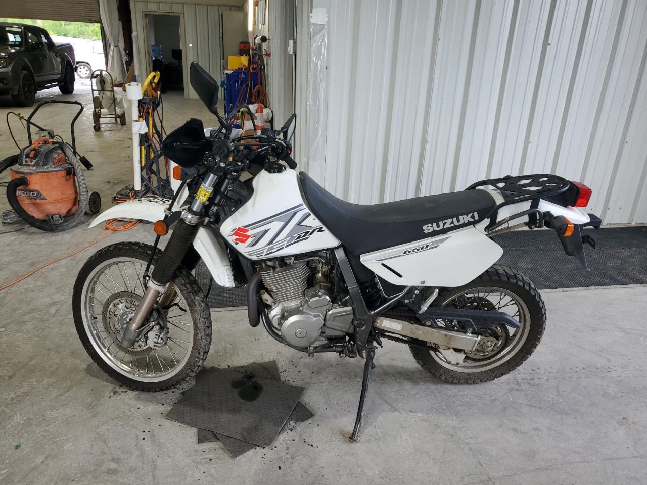 2018 Suzuki Dr650 Se white null gasoline JS1SP46A7J2100592 photo #4