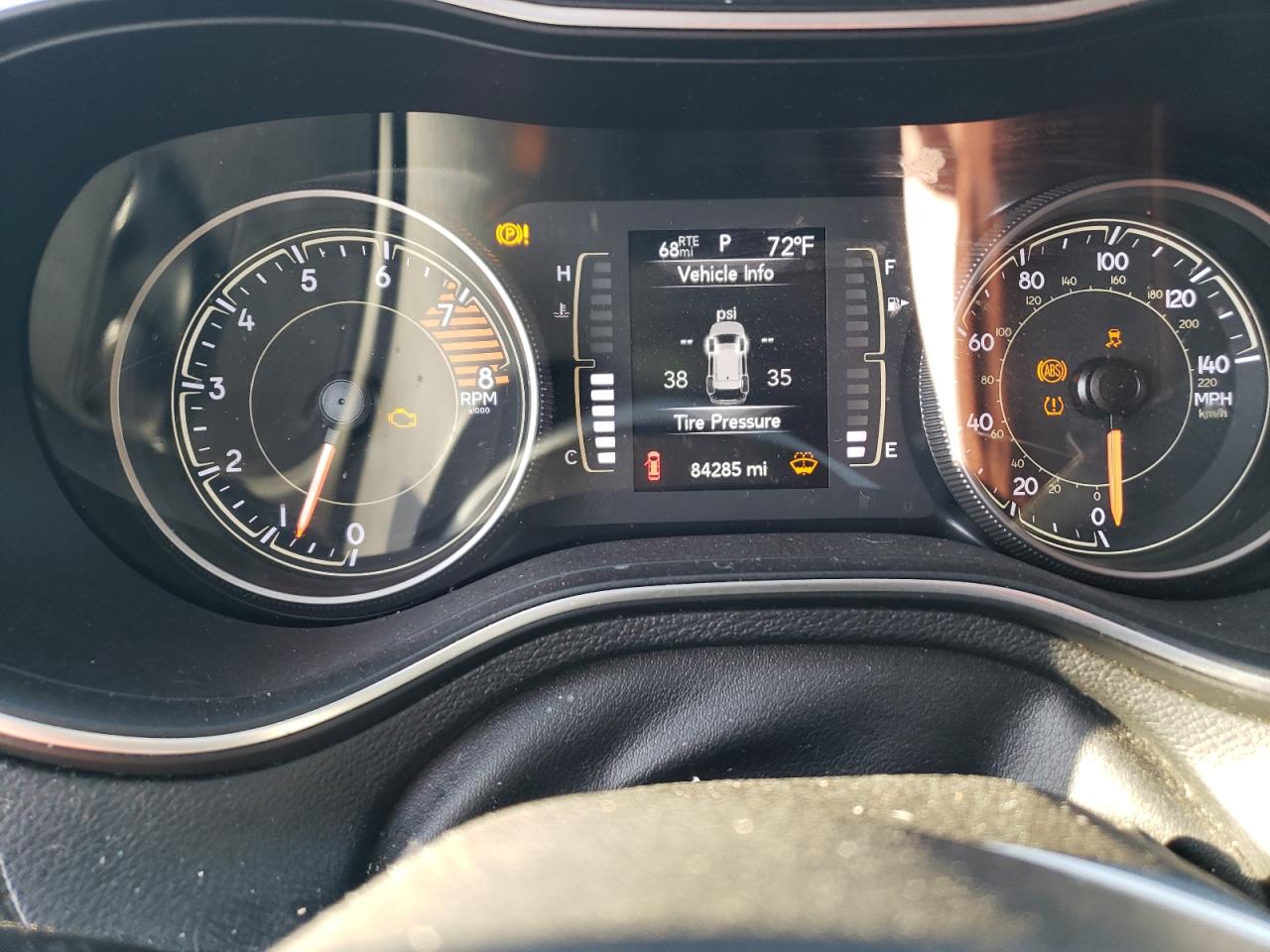 2019 Jeep Cherokee Latitude Plus VIN: 1C4PJLLX5KD123360 Lot: 67939465