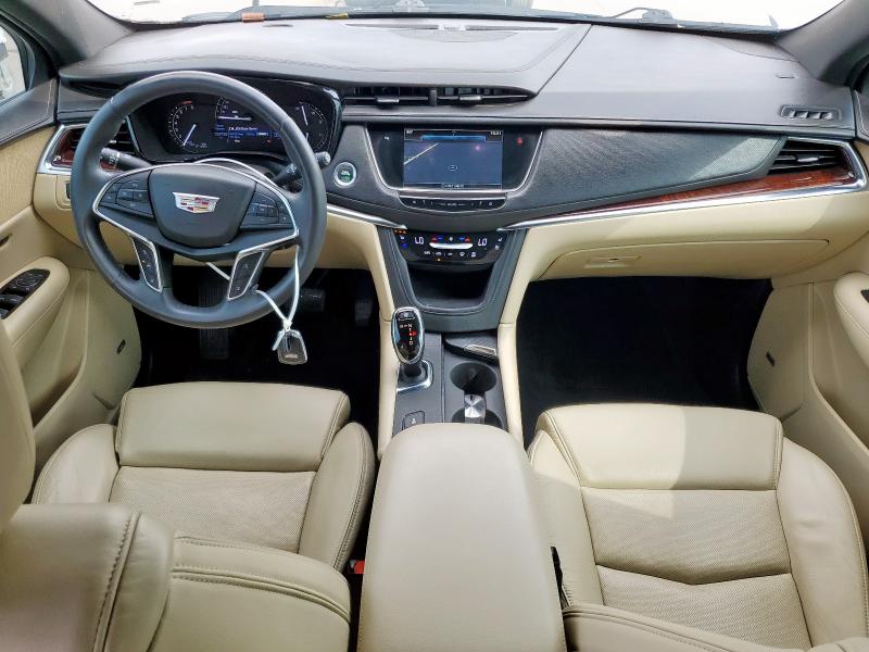  CADILLAC XT5 2017 White