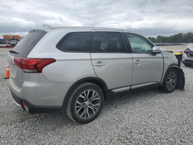  MITSUBISHI OUTLANDER 2018 Серебристый