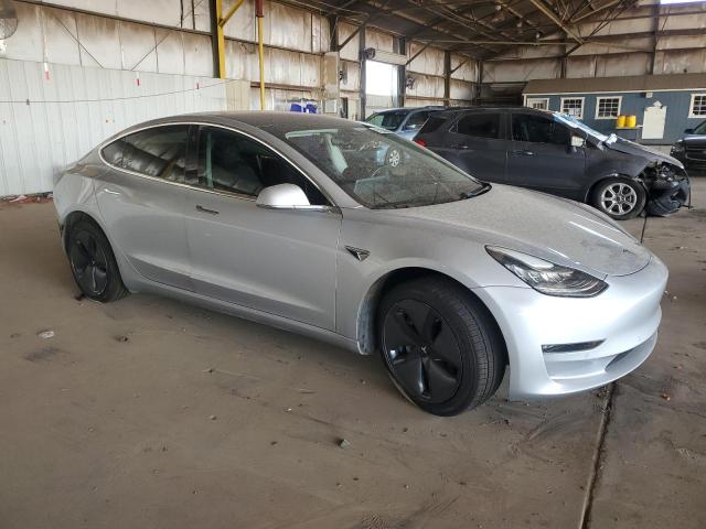  TESLA MODEL 3 2018 Srebrny