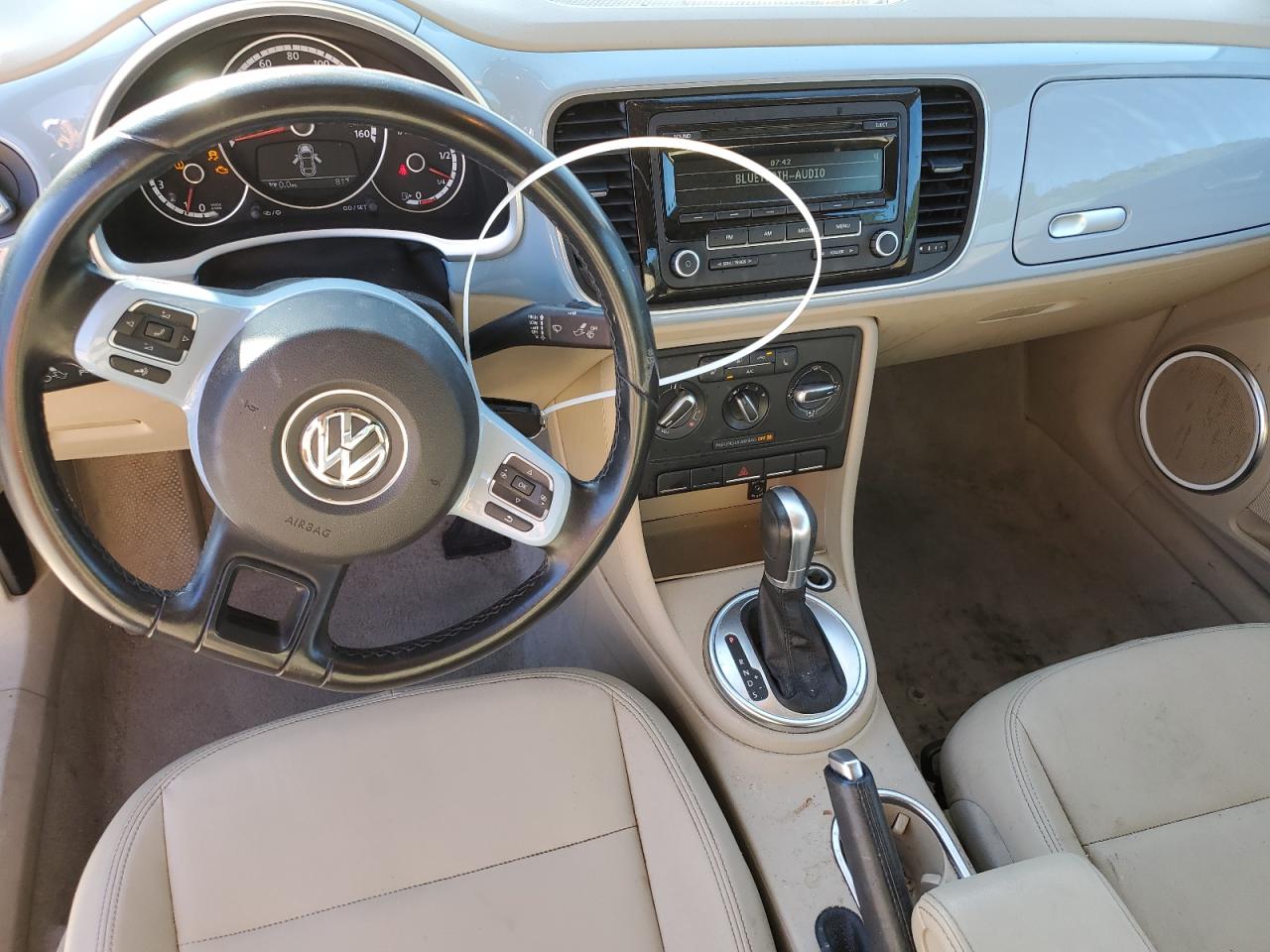 2014 Volkswagen Beetle VIN: 3VWJ17AT3EM633743 Lot: 70870065