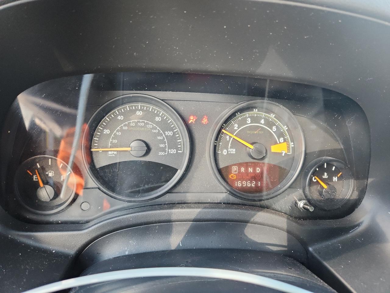 2015 Jeep Compass Sport VIN: 1C4NJCBB8FD334815 Lot: 70457455