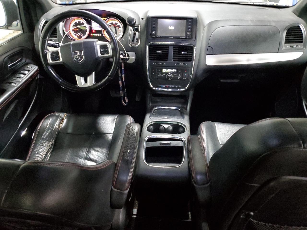 2011 Dodge Grand Caravan R/T VIN: 2D4RN7DG5BR697444 Lot: 68538755