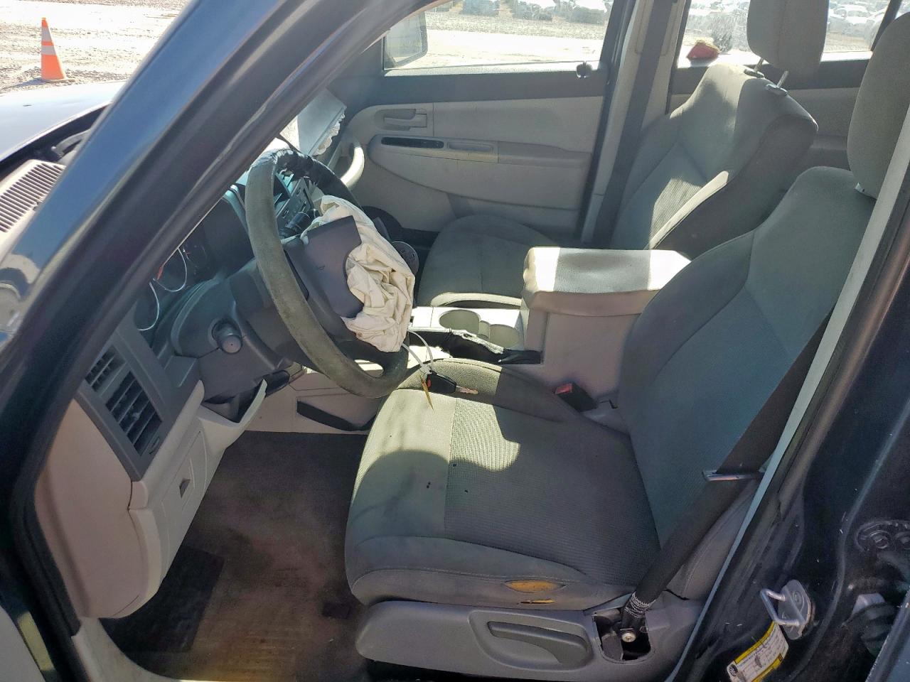 2008 Jeep Liberty Sport VIN: 1J8GP28K08W188239 Lot: 70905795