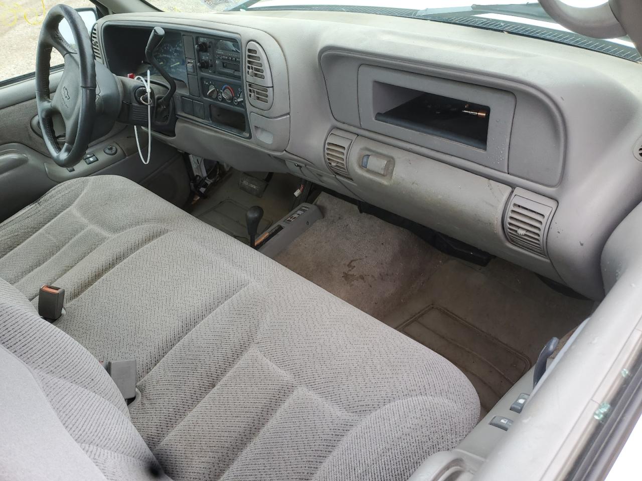 1998 Chevrolet Gmt-400 K2500 VIN: 1GCGK24RXWZ156533 Lot: 68326885