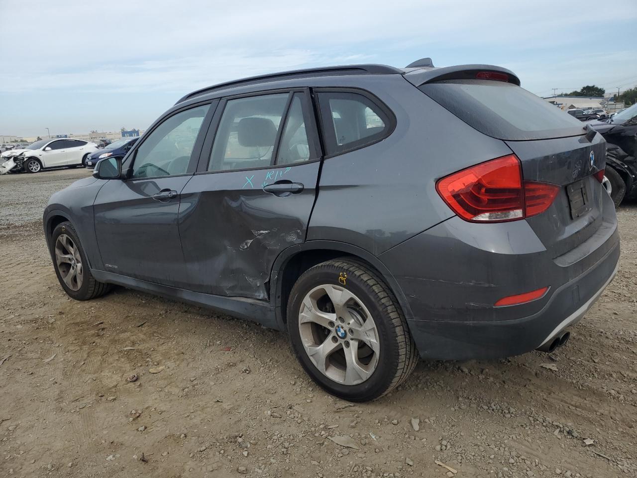 Фото: WBAVM1C5XFV317140