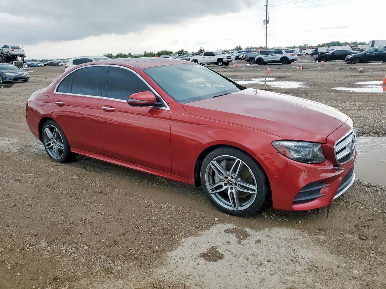 V (W213, S213, C238) V (W213, S213, C238)