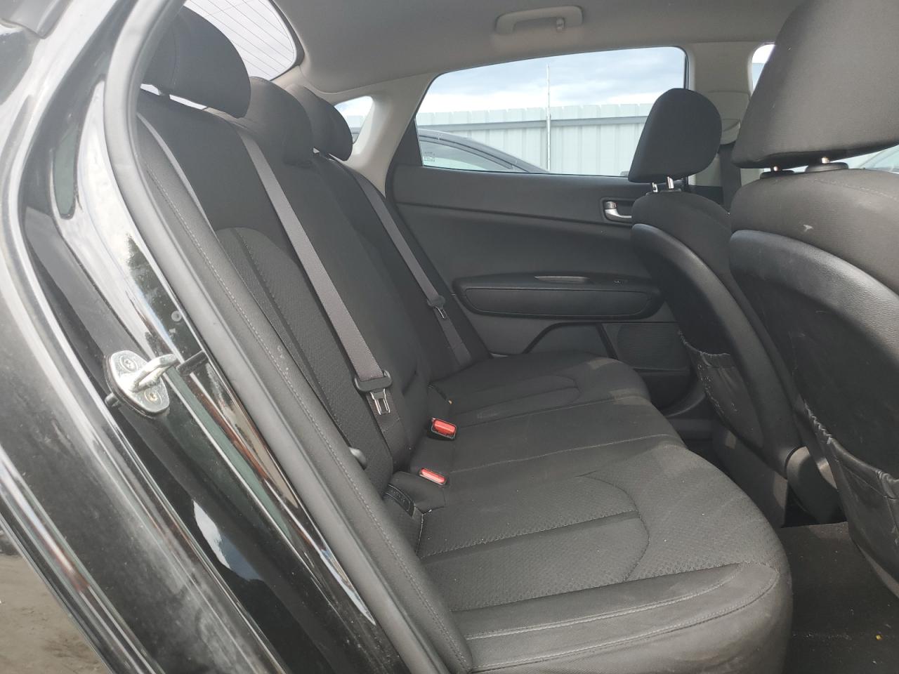 2017 Kia Optima Lx VIN: KNAGT4L35H5151656 Lot: 70303425