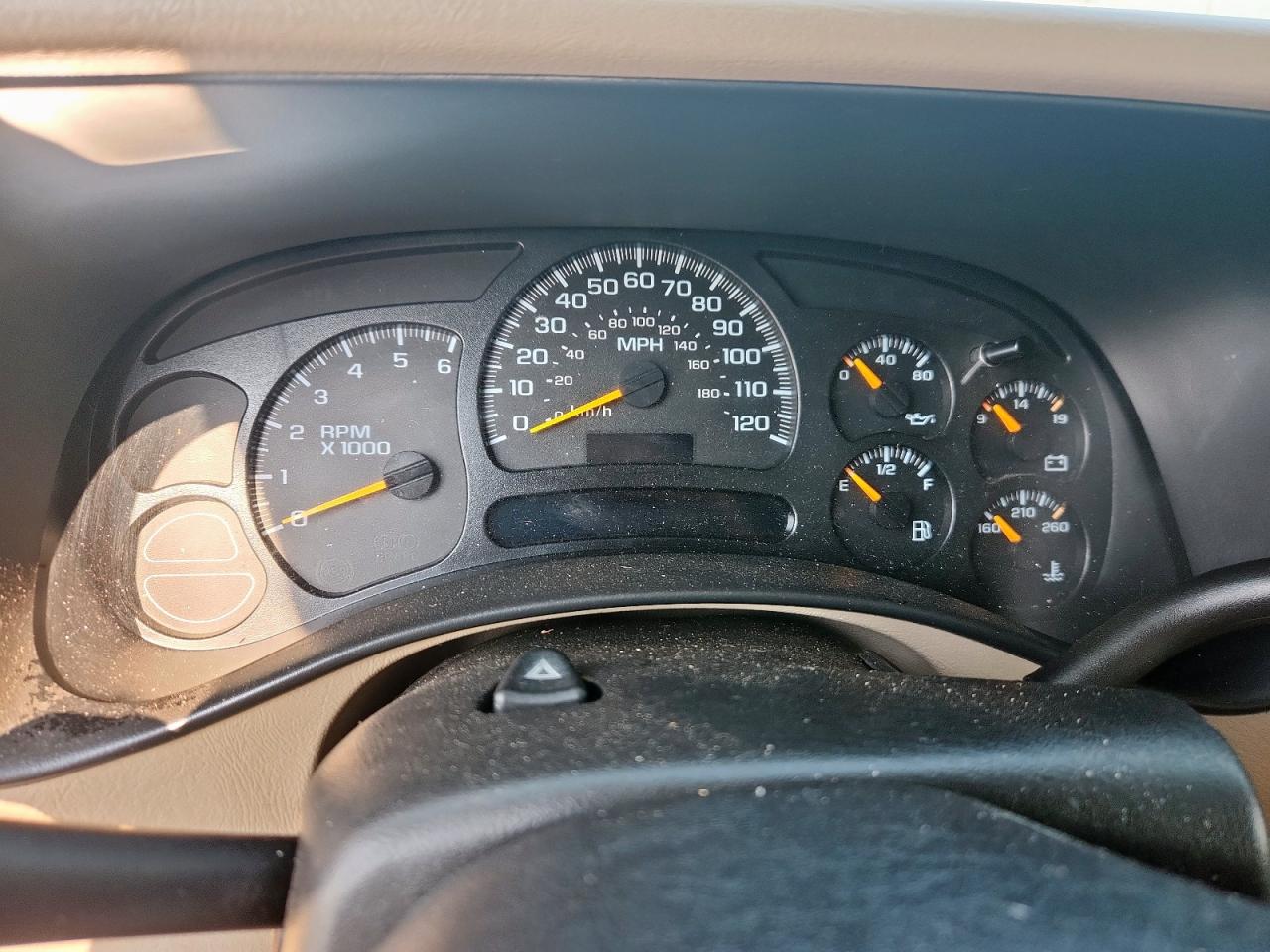 2005 Chevrolet Tahoe C1500 VIN: 1GNEC13T55R146218 Lot: 70655545