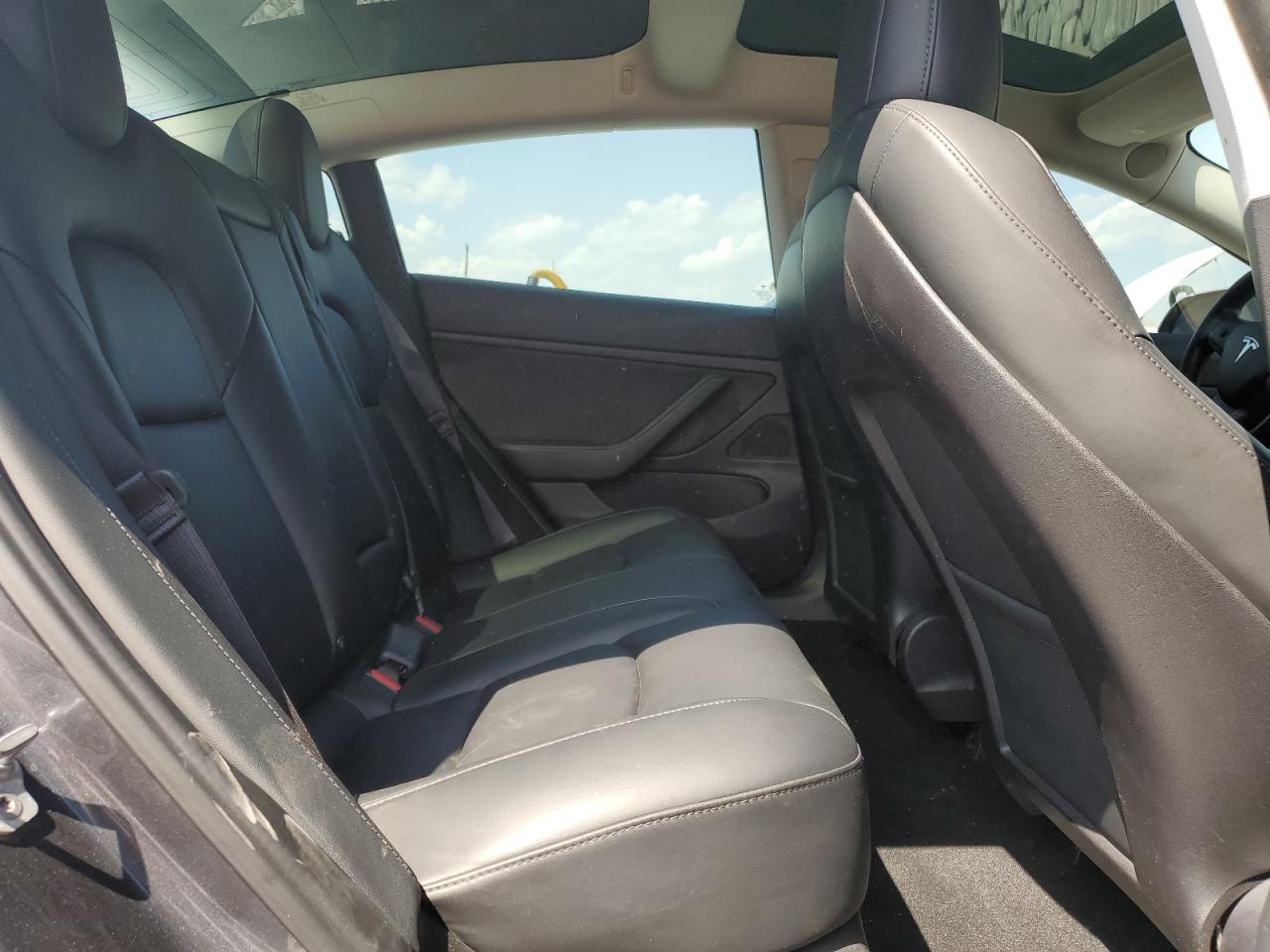 2019 Tesla Model 3 VIN: 5YJ3E1EB2KF365363 Lot: 68332735