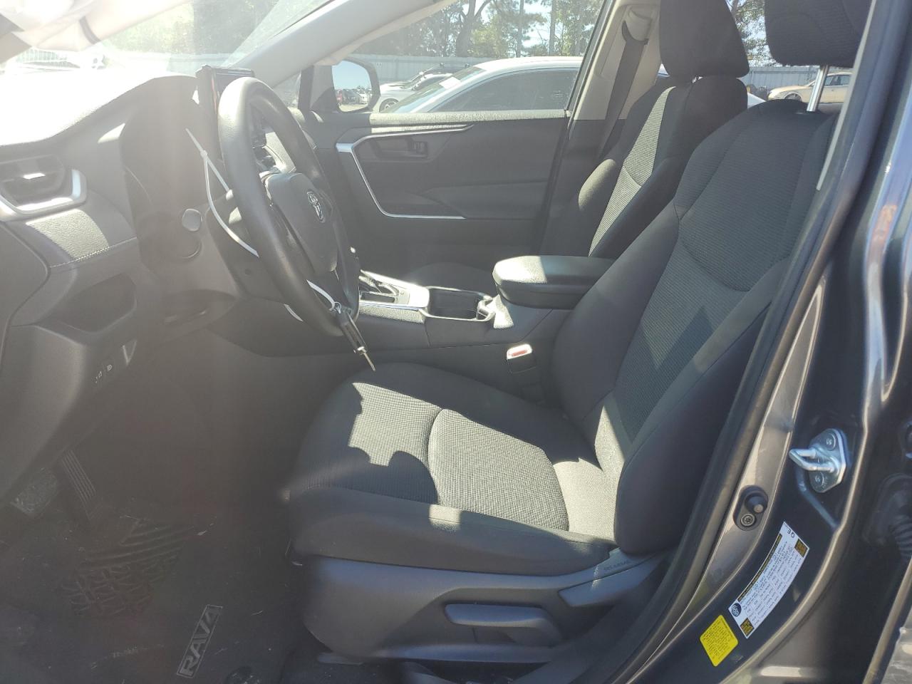 2021 Toyota Rav4 Le VIN: JTMK1RFV1MD065015 Lot: 70355705