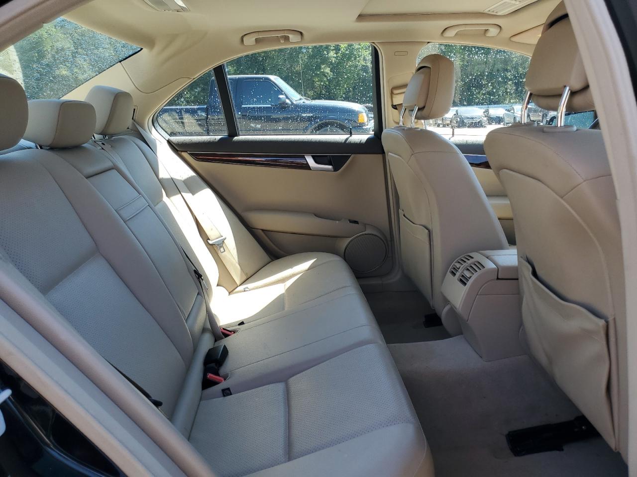 2014 Mercedes-Benz C 250 VIN: WDDGF4HB3EA933053 Lot: 70378005