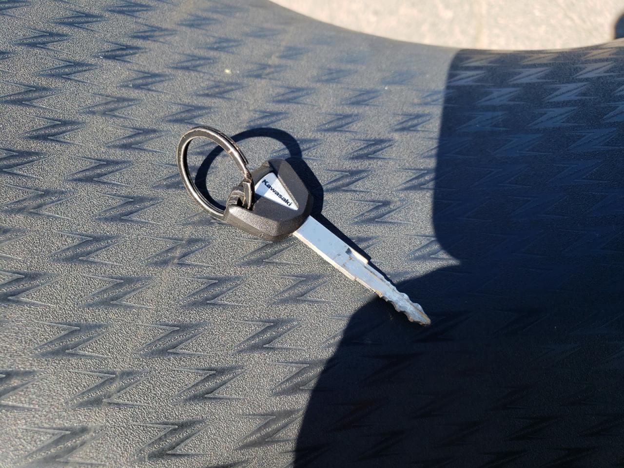 2016 Kawasaki Zr800 B VIN: JKBZRCB19GDA18352 Lot: 67577325