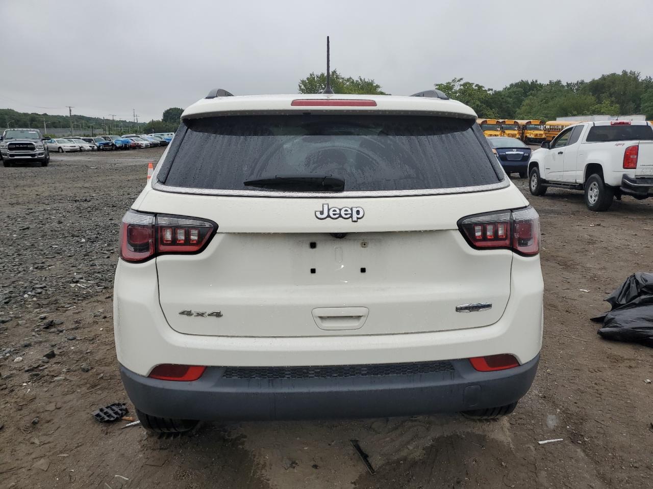 2018 Jeep Compass Latitude VIN: 3C4NJDBB5JT112726 Lot: 69066675