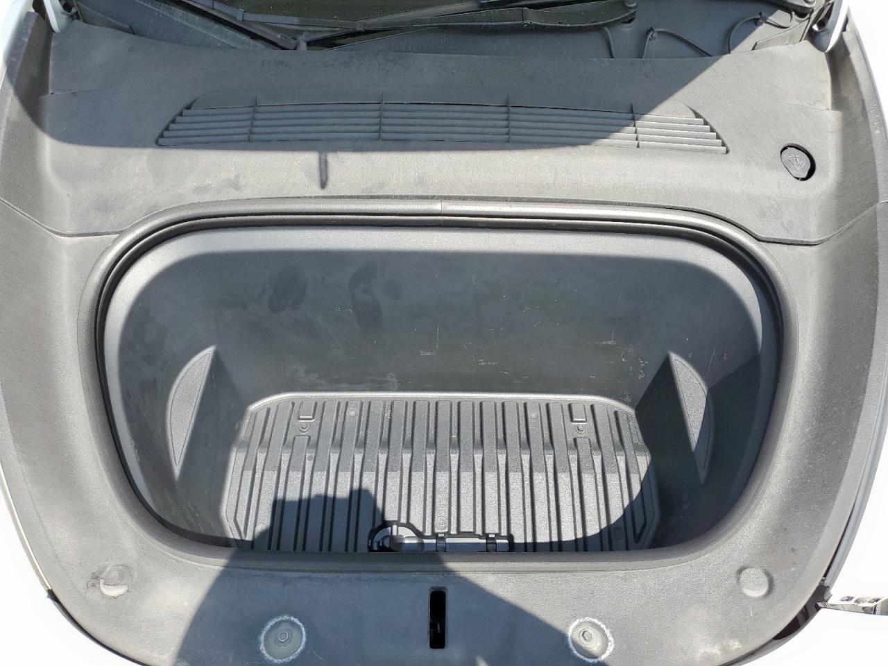 2024 Tesla Model Y VIN: 7SAYGDEF6RA267029 Lot: 70156445