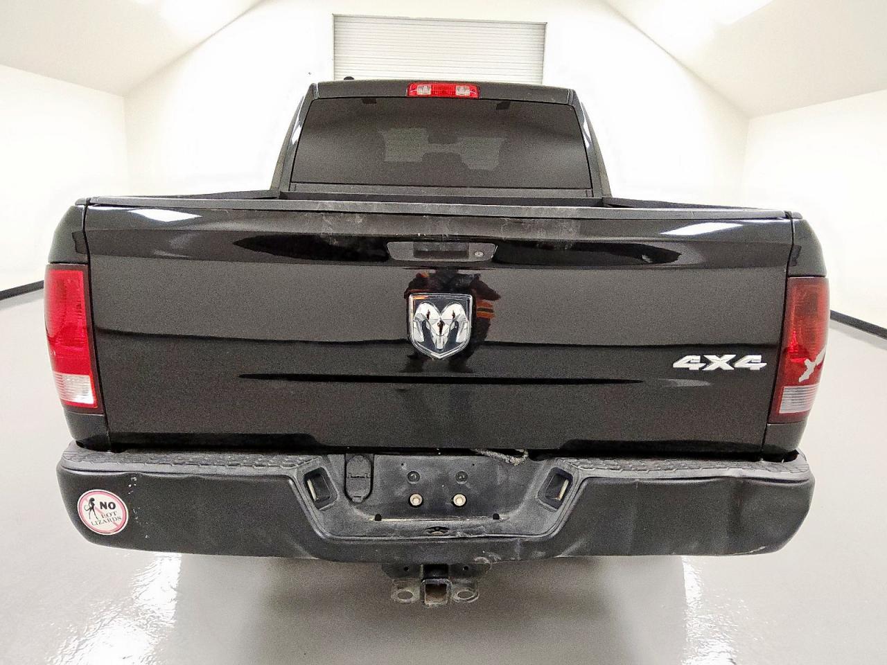 2015 Ram 1500 St VIN: 1C6RR7FG1FS622542 Lot: 70031375