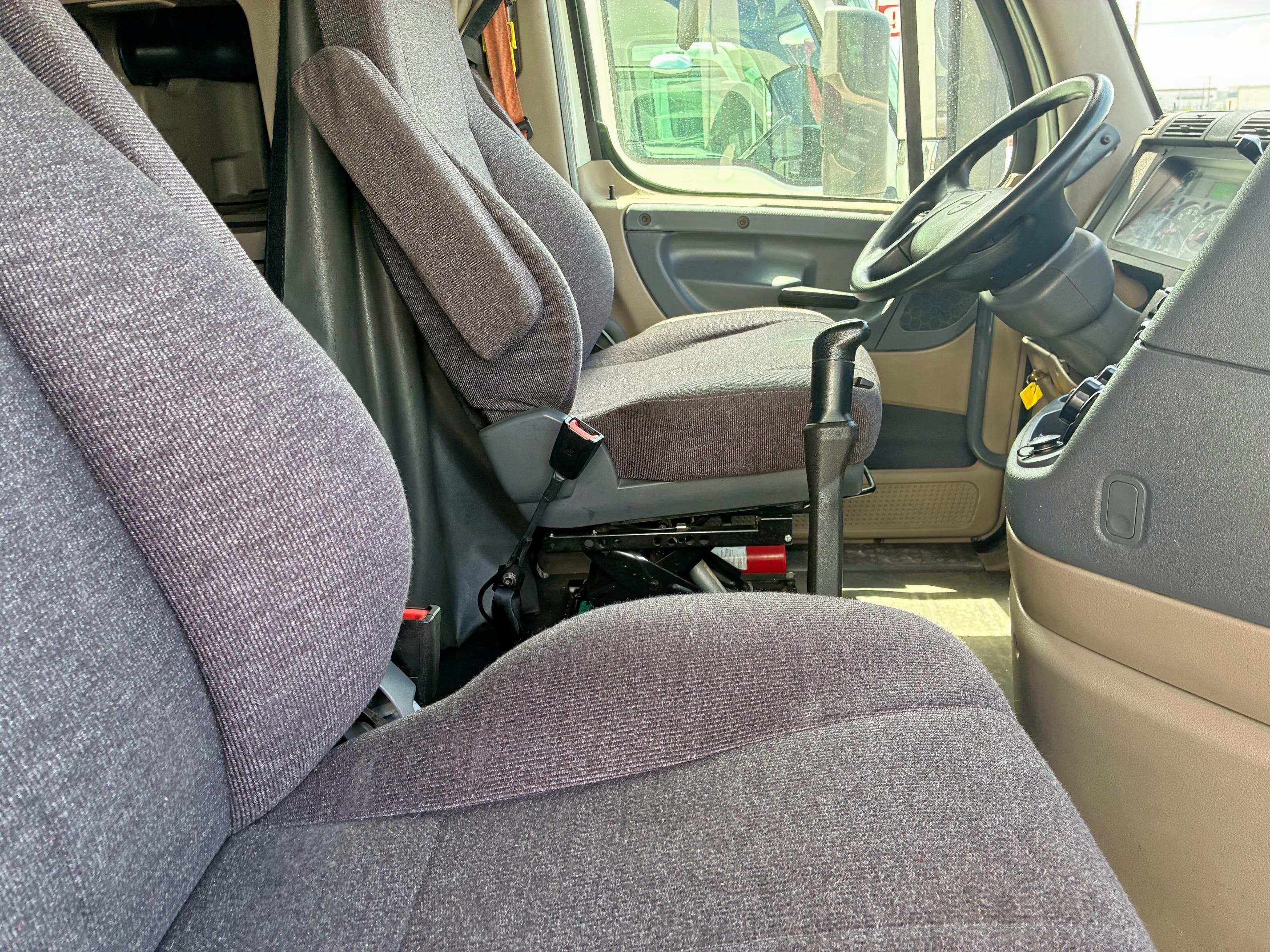 2018 FREIGHTLINER CASCADIA 125   