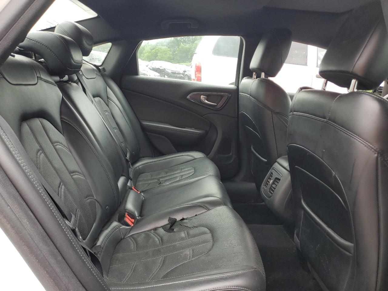 2016 Chrysler 200 S VIN: 1C3CCCDG0GN118354 Lot: 66386235