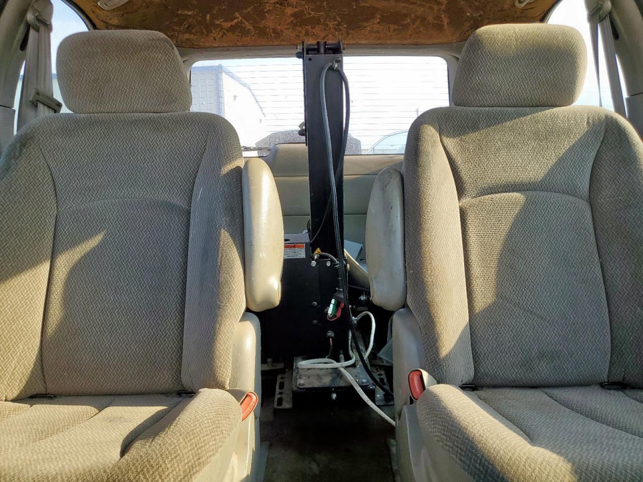 2004 Dodge Caravan Sxt VIN: 1D4GP45R84B576599 Lot: 70283435