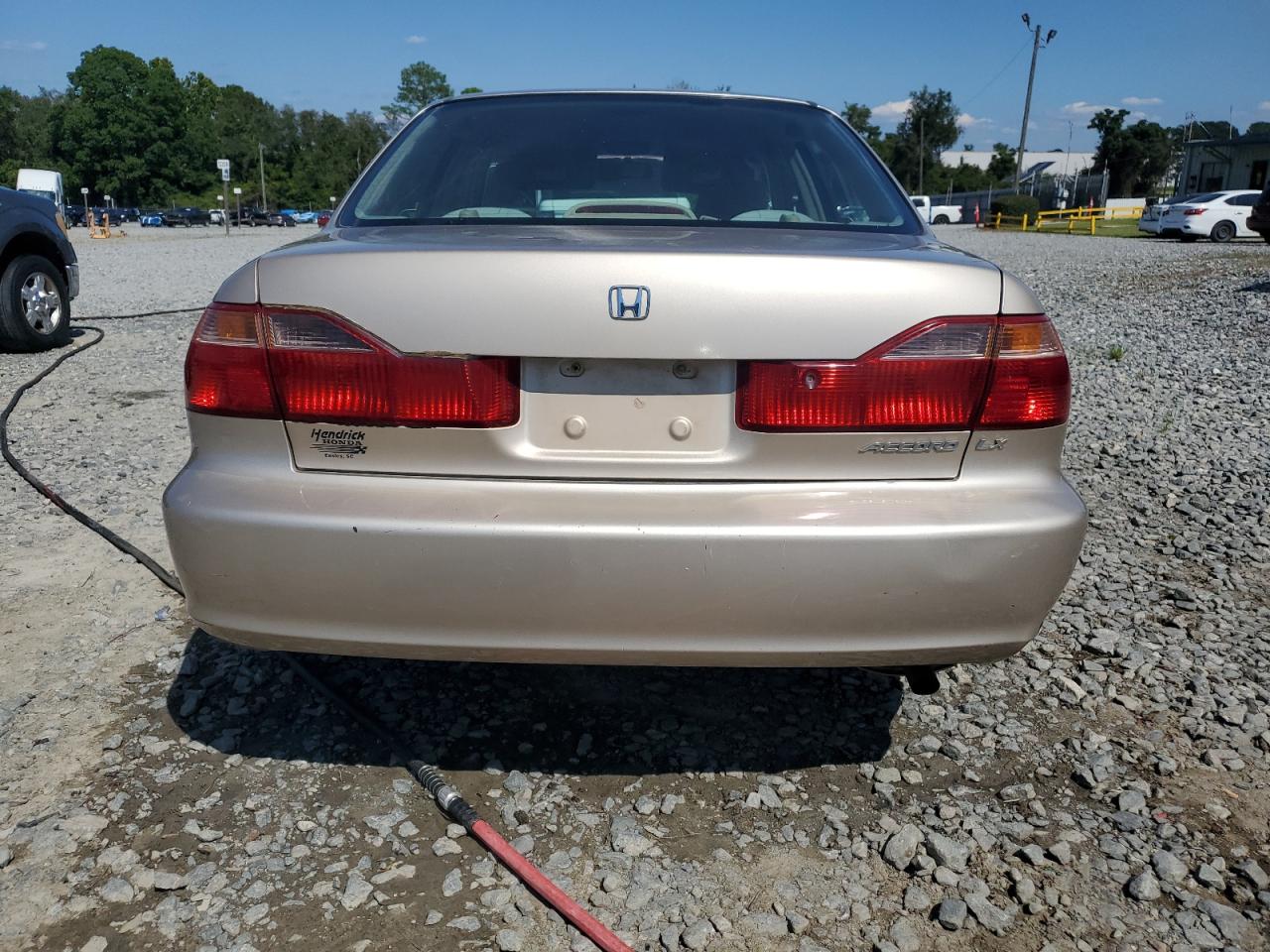2000 Honda Accord Lx VIN: 1HGCG5648YA044898 Lot: 70706415