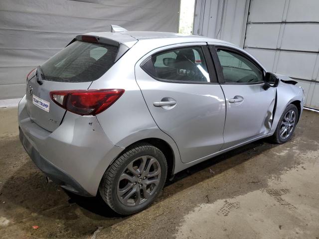  TOYOTA YARIS 2020 Srebrny