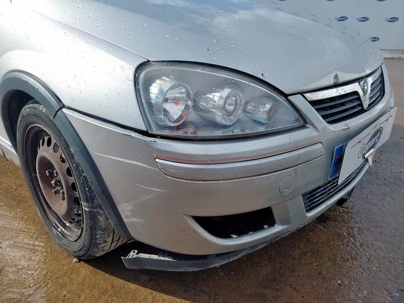 2004 VAUXHALL CORSA DESIGN