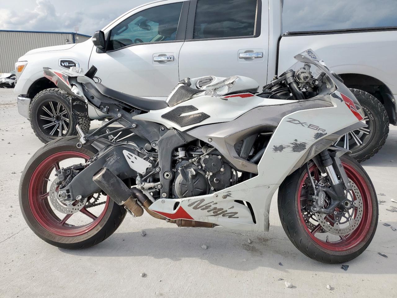 Used 2025 Kawasaki Zx636 k JKBZXJK17SA008792 from Salvage Auction USA