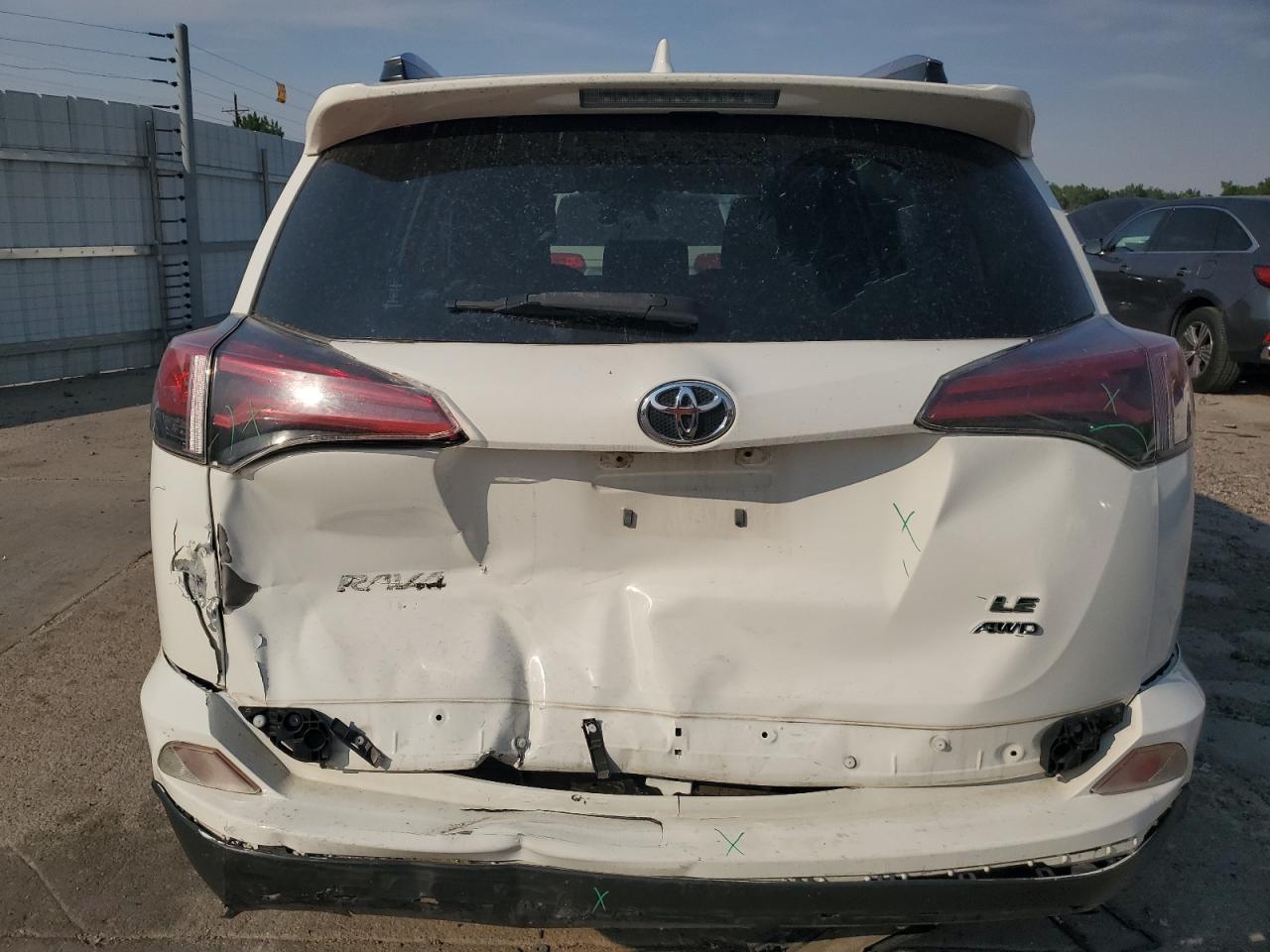 2017 Toyota Rav4 Le VIN: JTMBFREV4HJ148772 Lot: 63043415