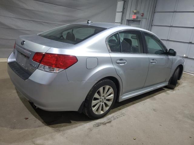 Sedans SUBARU LEGACY 2012 Srebrny