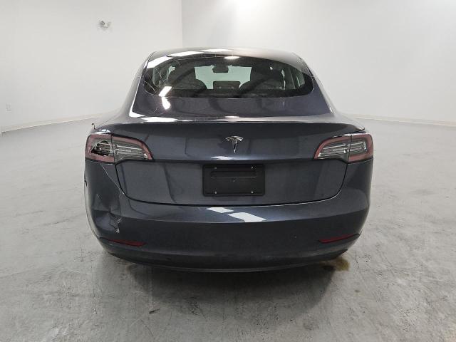  TESLA MODEL 3 2023 Srebrny