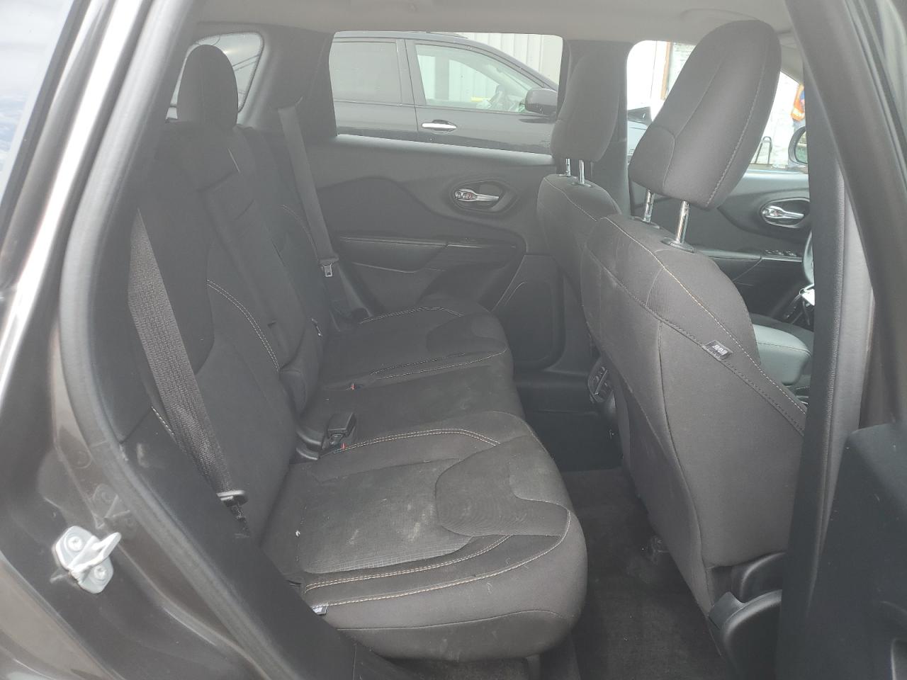 2016 Jeep Cherokee Latitude VIN: 1C4PJMCB3GW147940 Lot: 69570725